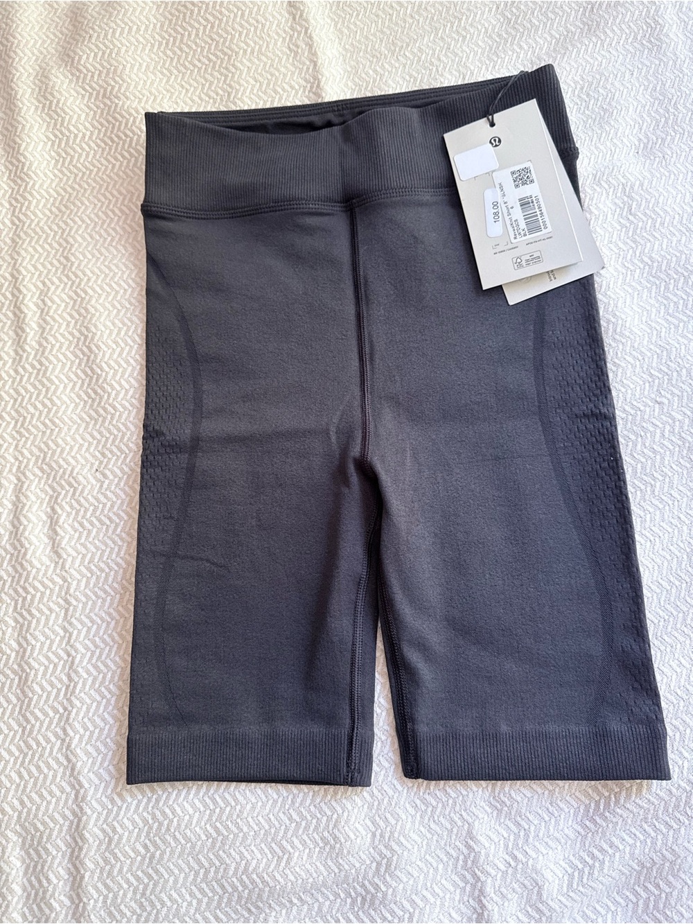 lululemon athletica Reveal knit HR Shoet 8”SLSNH Collection Shorts